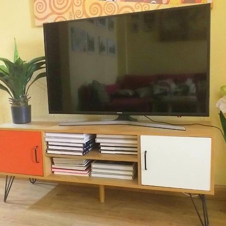 Romantic Apartment With Free Parking Севілья Екстер'єр фото