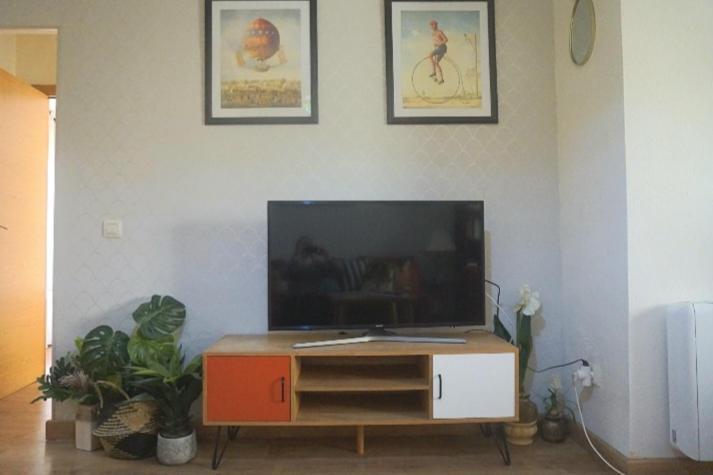 Romantic Apartment With Free Parking Севілья Екстер'єр фото