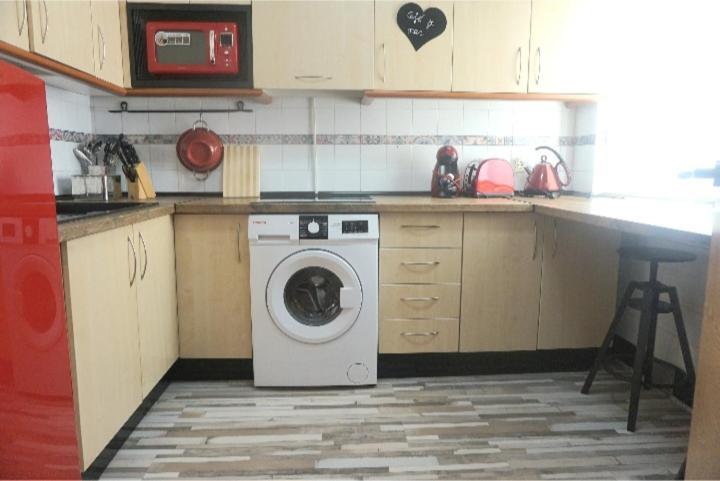 Romantic Apartment With Free Parking Севілья Екстер'єр фото