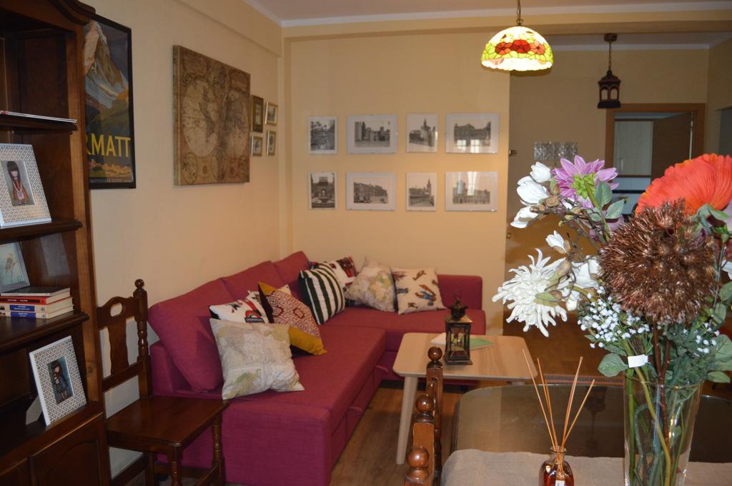 Romantic Apartment With Free Parking Севілья Екстер'єр фото